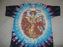 Grateful Dead final concert ticket stub and t-shirt (7/9/95)